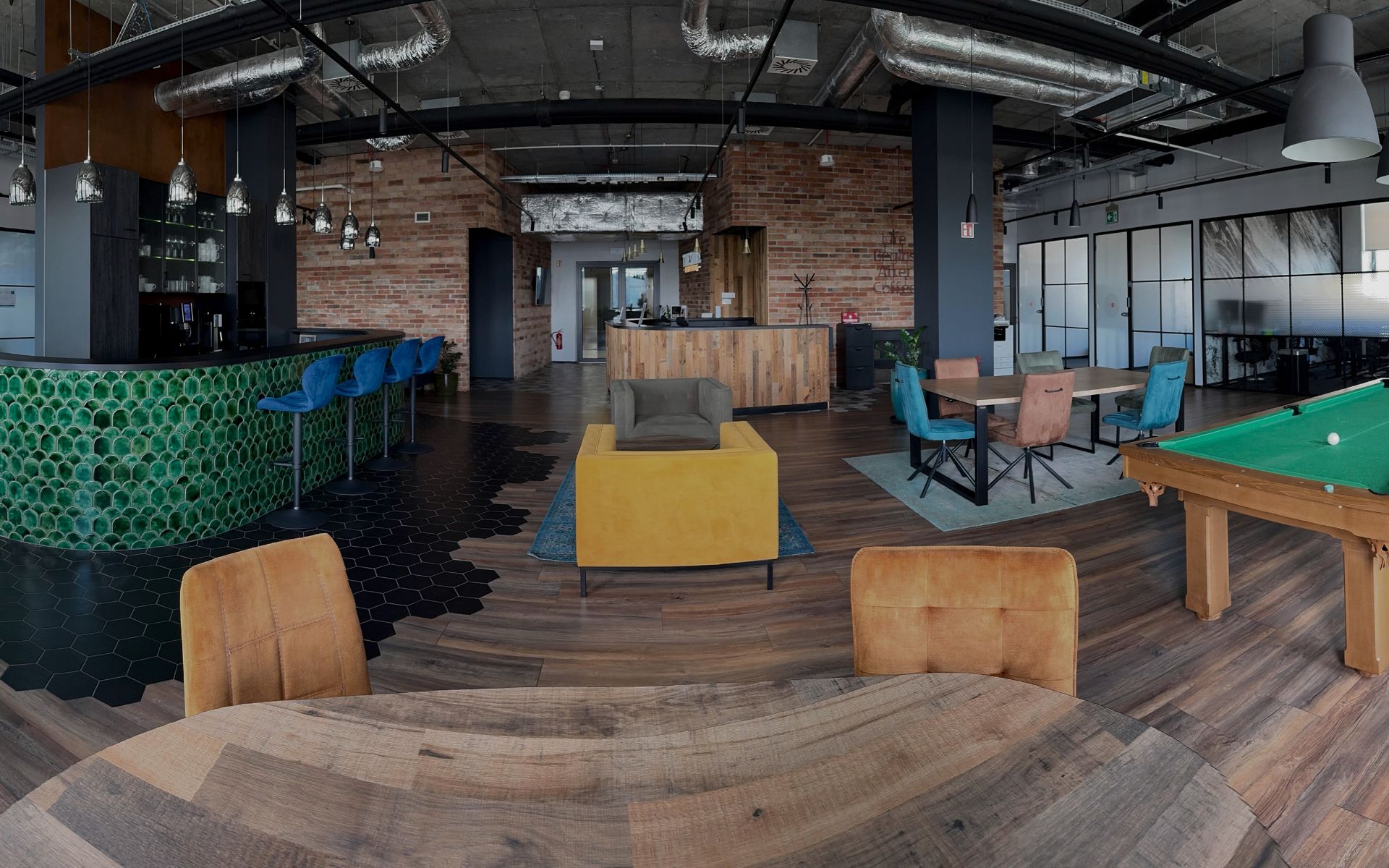 Kontakt z Netfly - rozpocznij nowy etap w biznesie